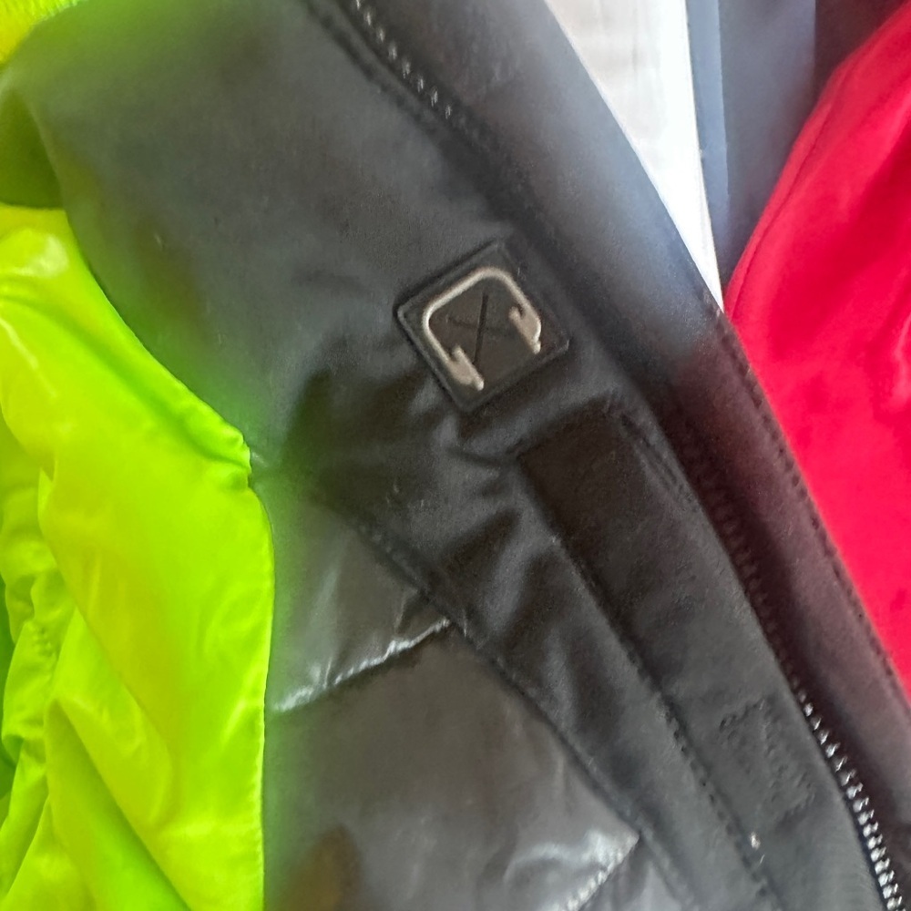 Kids Champion Black and Green Hooded ski/snowboard jacket parka - Picture 4 of 8